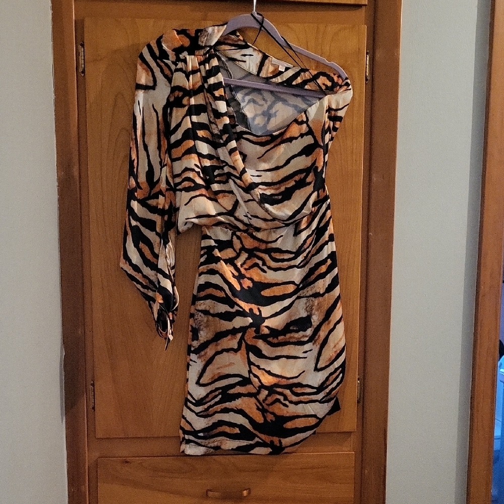 Luxxel Orange and Black Bodycon Mini Dress One Shoulder